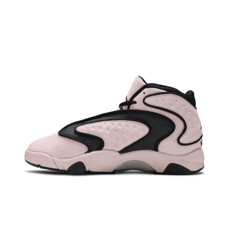 Air Jordan Og Vaaleanpunaiset Mustat Naisten Kengät