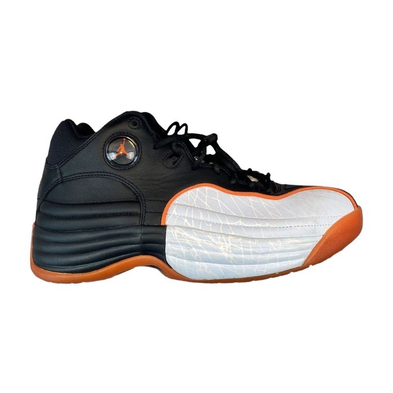 Air Jordan Jumpman Team 1 Mustavalkooranssit Miesten Kengät