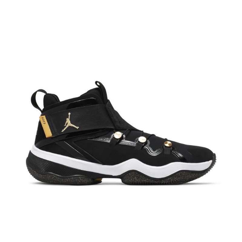 Air Jordan 23 Ajnt 23 Mustavalkokultaiset Miesten Kengät
