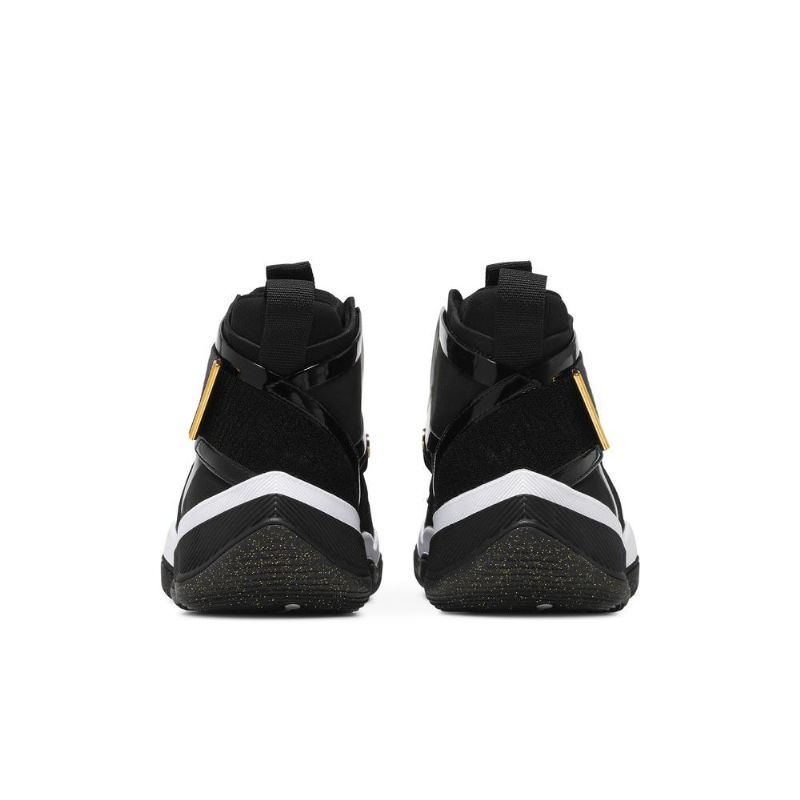 Air Jordan 23 Ajnt 23 Mustavalkokultaiset Miesten Kengät