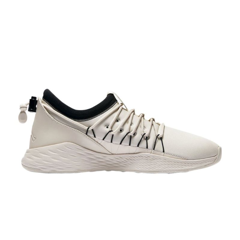 Air Jordan 23 Formula 23 Toggle Beige Mustat Miesten Kengät