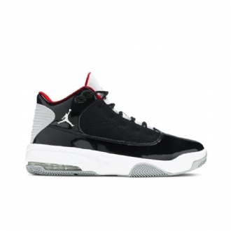 Air Jordan Max Aura 2 Musta Valkoinen Harmaa Punainen Miesten Kengät