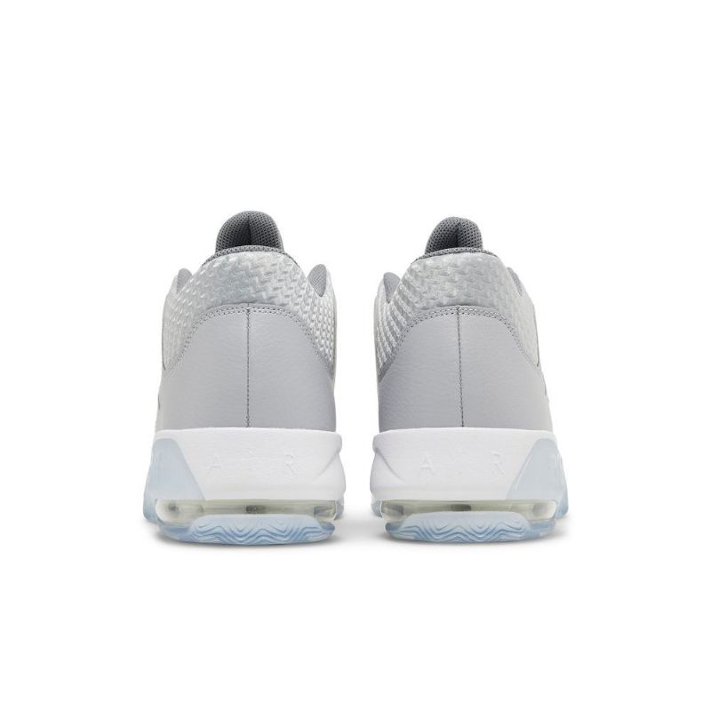 Air Jordan Max Aura 3 Harmaavalkoiset Miesten Kengät