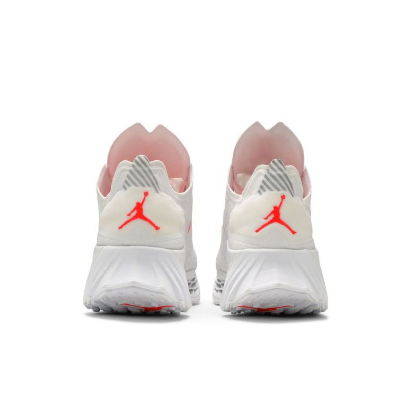 Air Jordan Zoom Trunner Ultimate Valkoiset Punaiset Miesten Kengät