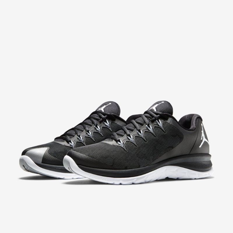 Air Jordan Flight Runner 2 Mustavalkoiset Miesten Kengät