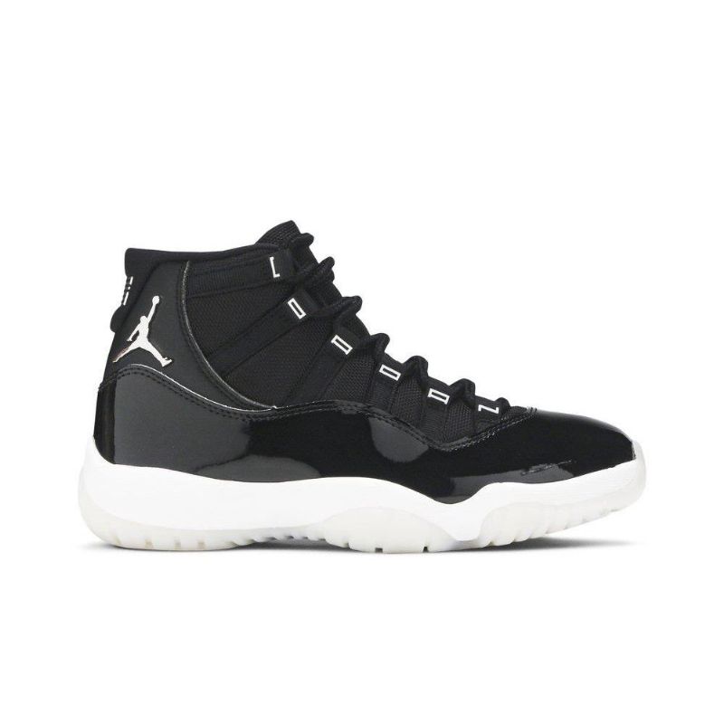 Air Jordan 11 Retro Mustat Hopeiset Naisten Kengät