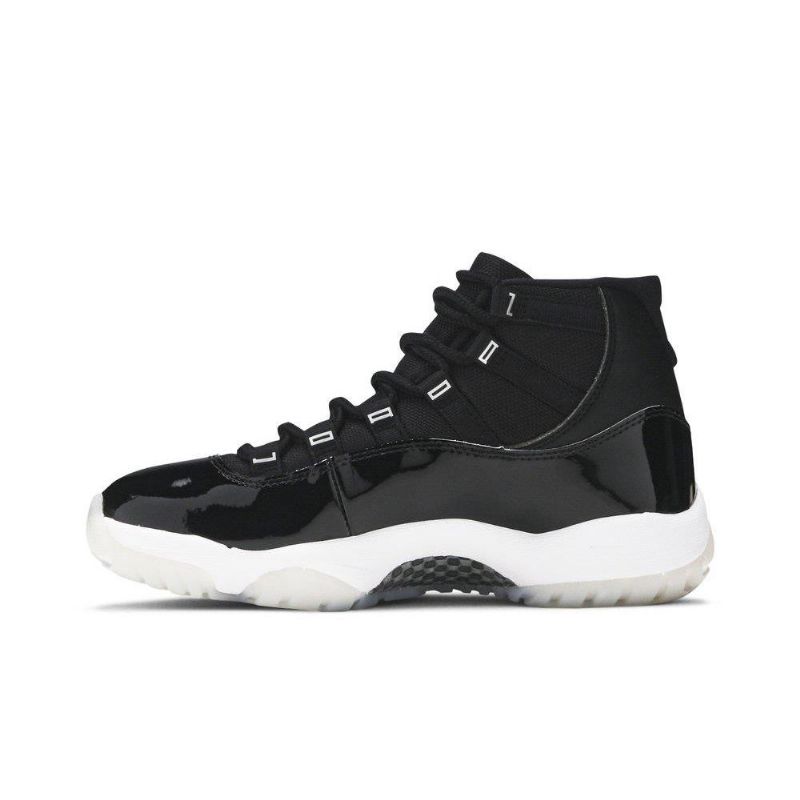 Air Jordan 11 Retro Mustat Hopeiset Naisten Kengät
