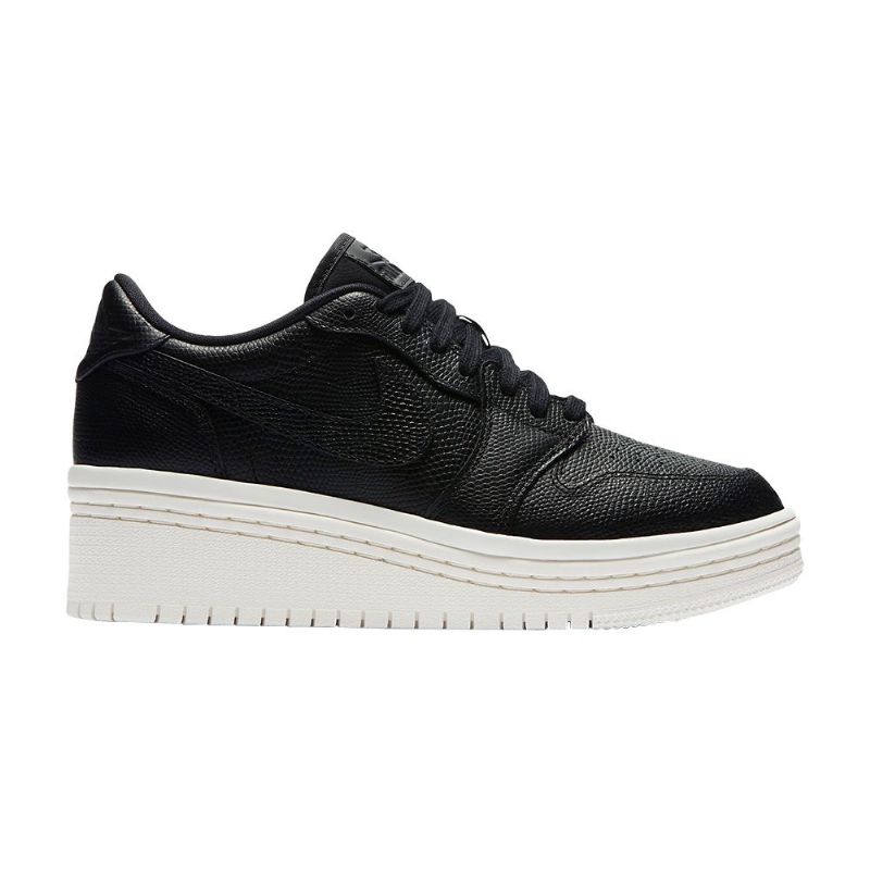 Air Jordan 1 Lifted Mustat Naisten Kengät