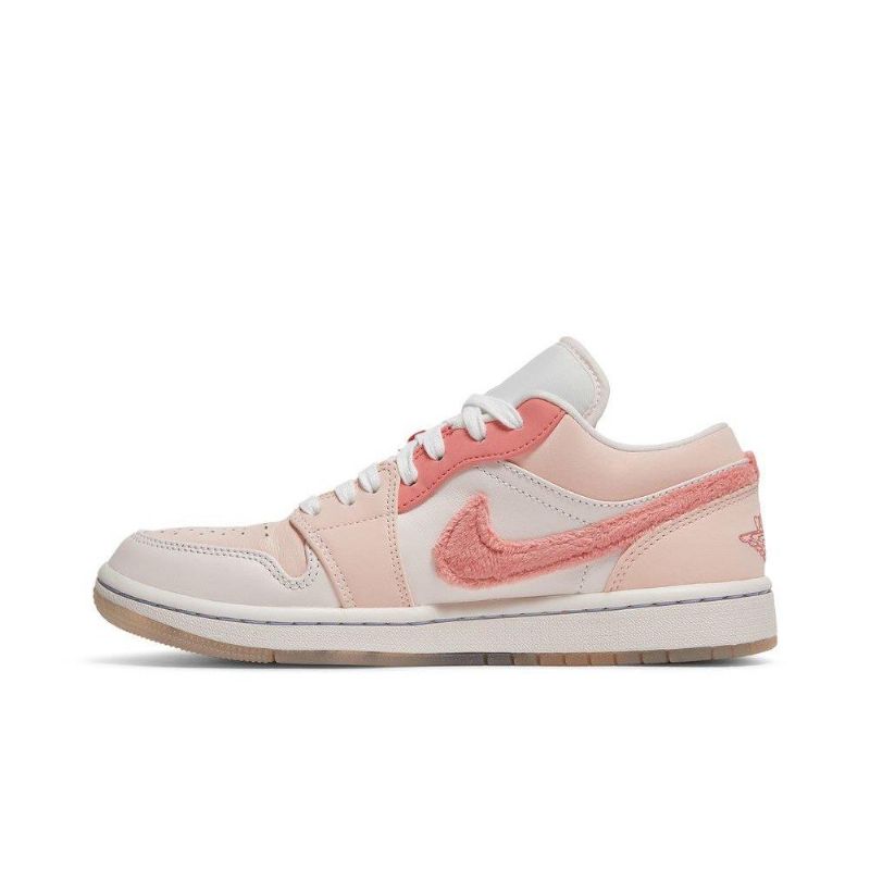 Air Jordan 1 Low Se Vaaleanpunaiset Naisten Kengät