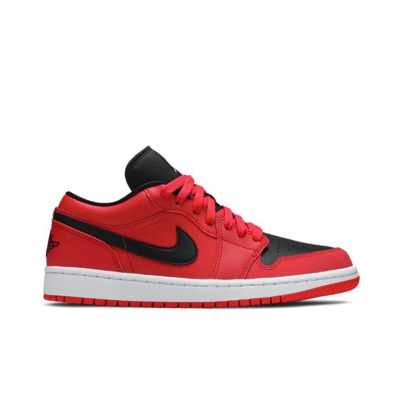 Air Jordan 1 Matala Punainen Musta Valkoinen Naisten Kengät