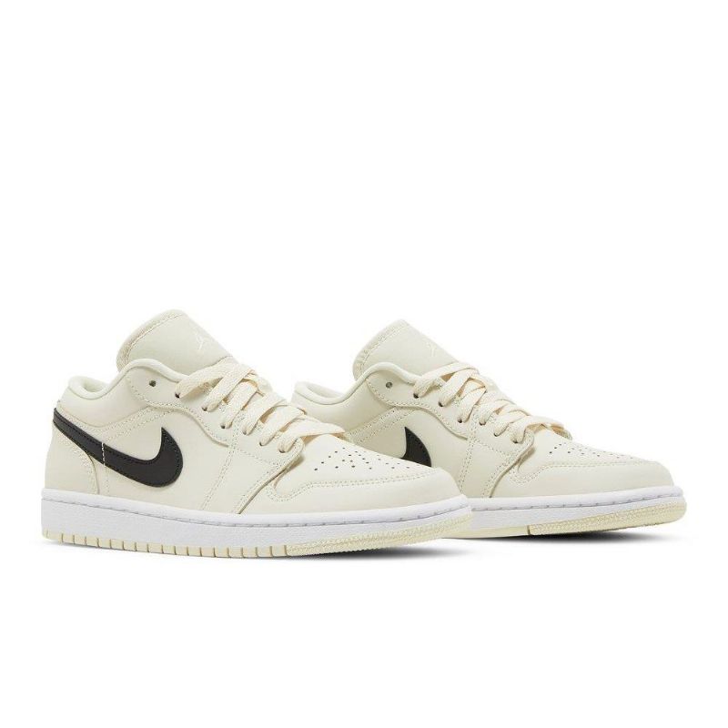 Air Jordan 1 Matalabeiget Mustat Naisten Kengät