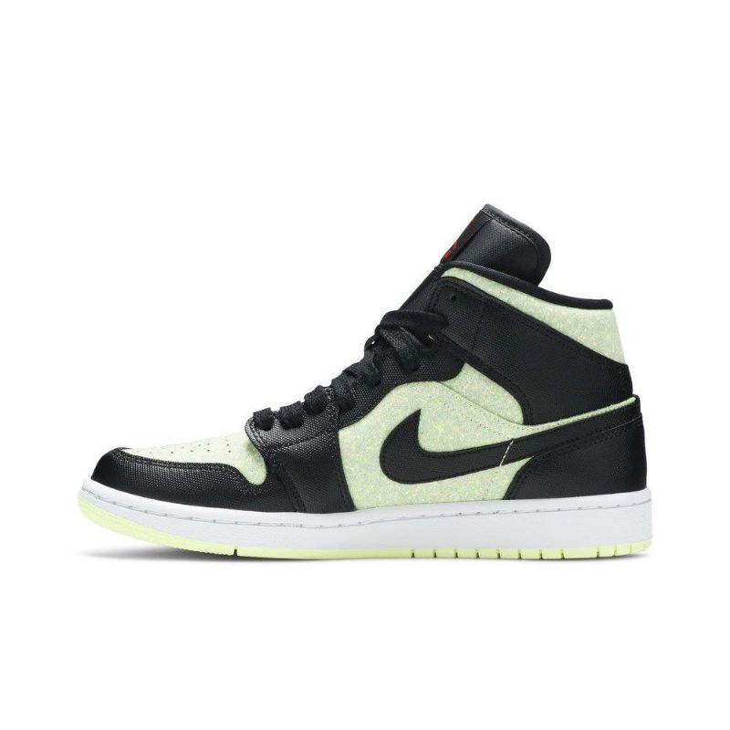 Air Jordan 1 Mid Se Musta Vihreä Punainen Naisten Kengät