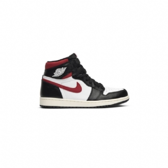 Air Jordan 1 Retro High Og Musta Valkoinen Punainen Miesten Kengät