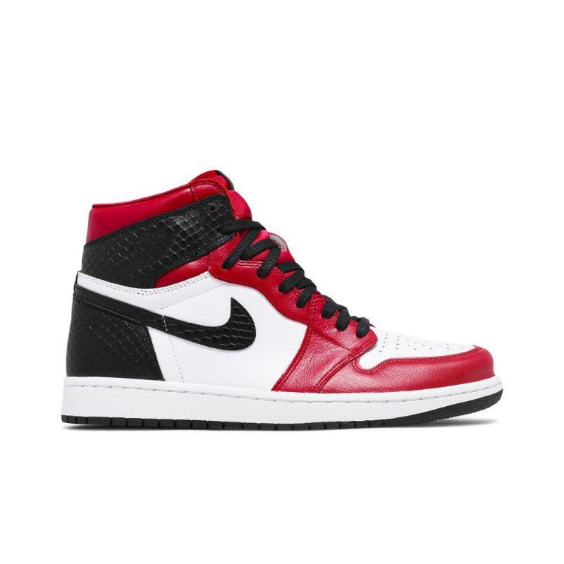 Air Jordan 1 Retro Korkeat Ja Punaiset Valkoiset Mustat Naisten Kengät