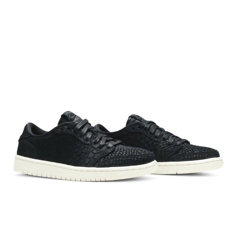 Air Jordan 1 Retro Matalat Mustavalkoiset Naisten Kengät