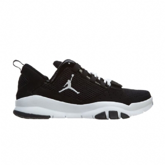 Air Jordan Trunner Dominate Mustavalkoiset Miesten Kengät